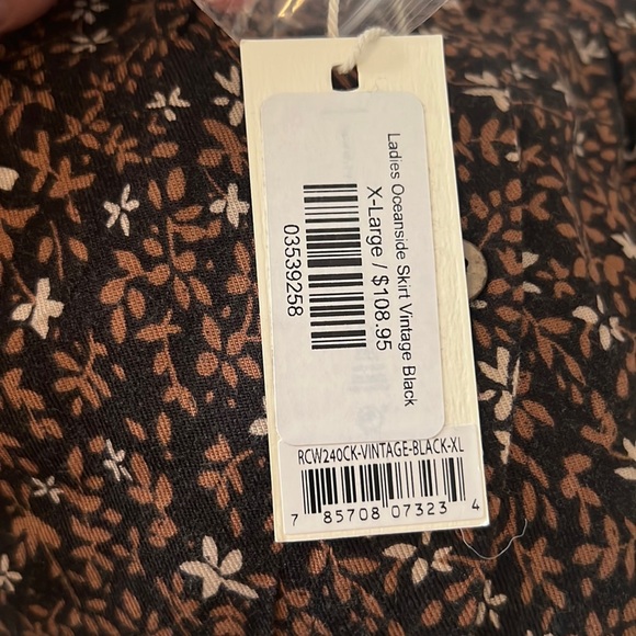 Rylee and Cru Vintage-Black Winter Bloom Oceanside Womens Skirt - Picture 7 of 7